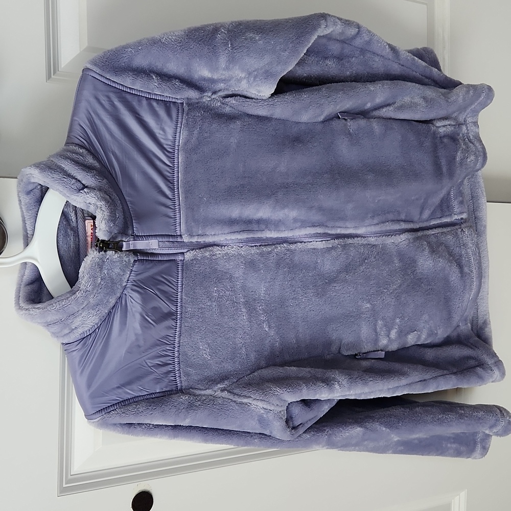 Brand new never worn 32 heat fleece